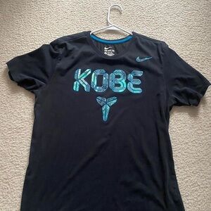 Nike Men's Black and Navy T-shirt